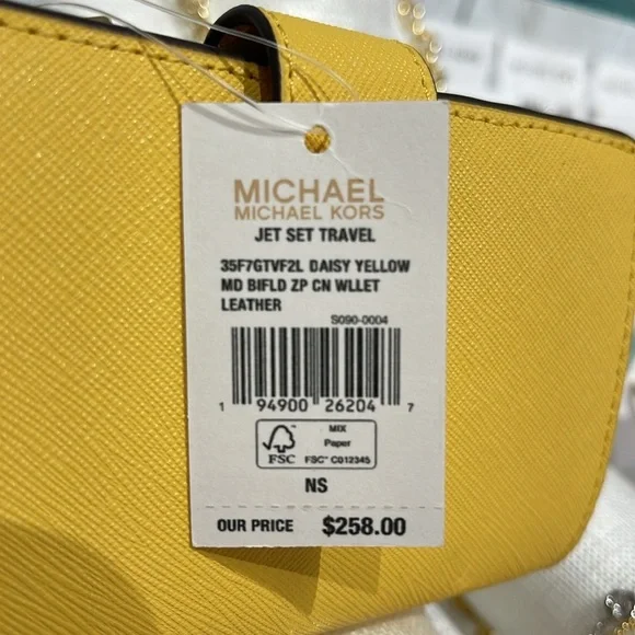 Michael Medium Crossgrain Leather Bifold Wallet
Daisy Yellow 
NWT - Picture 13 of 16